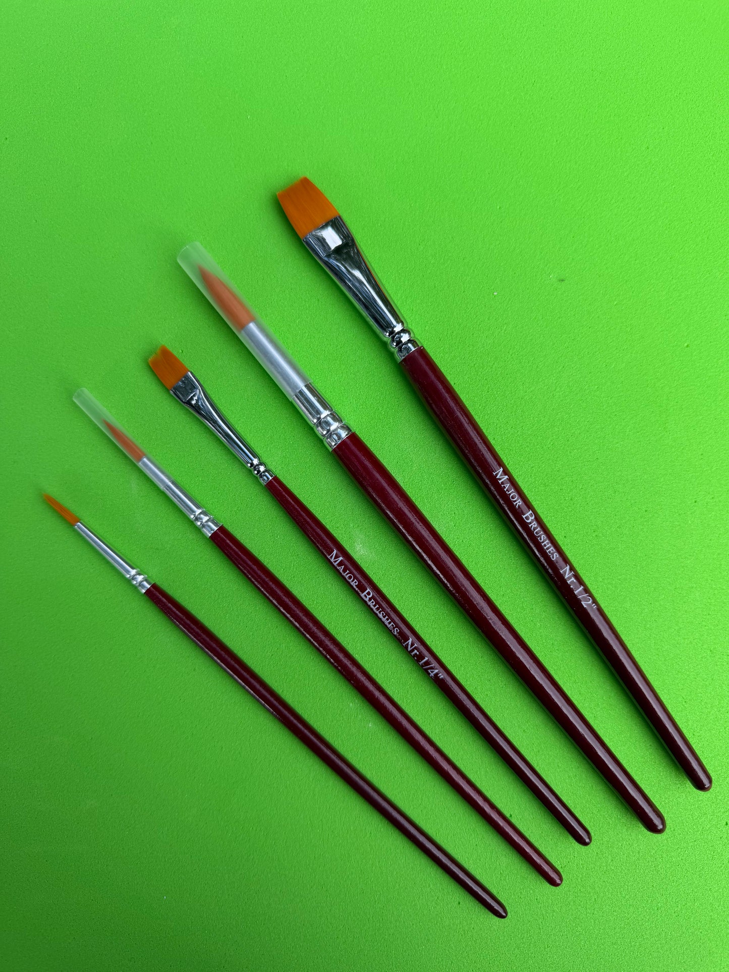 Brush Set - 5 brushes - 2 x flat & 3 x Round